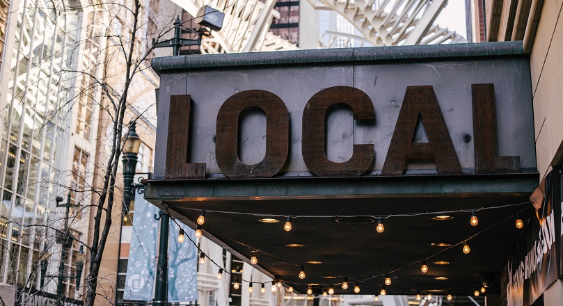 Grey and brown local sign - Photo by Priscilla Du Preez on Unsplash